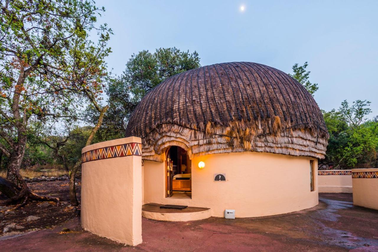 Aha Lesedi African Lodge & Cultural Village Broederstroom المظهر الخارجي الصورة