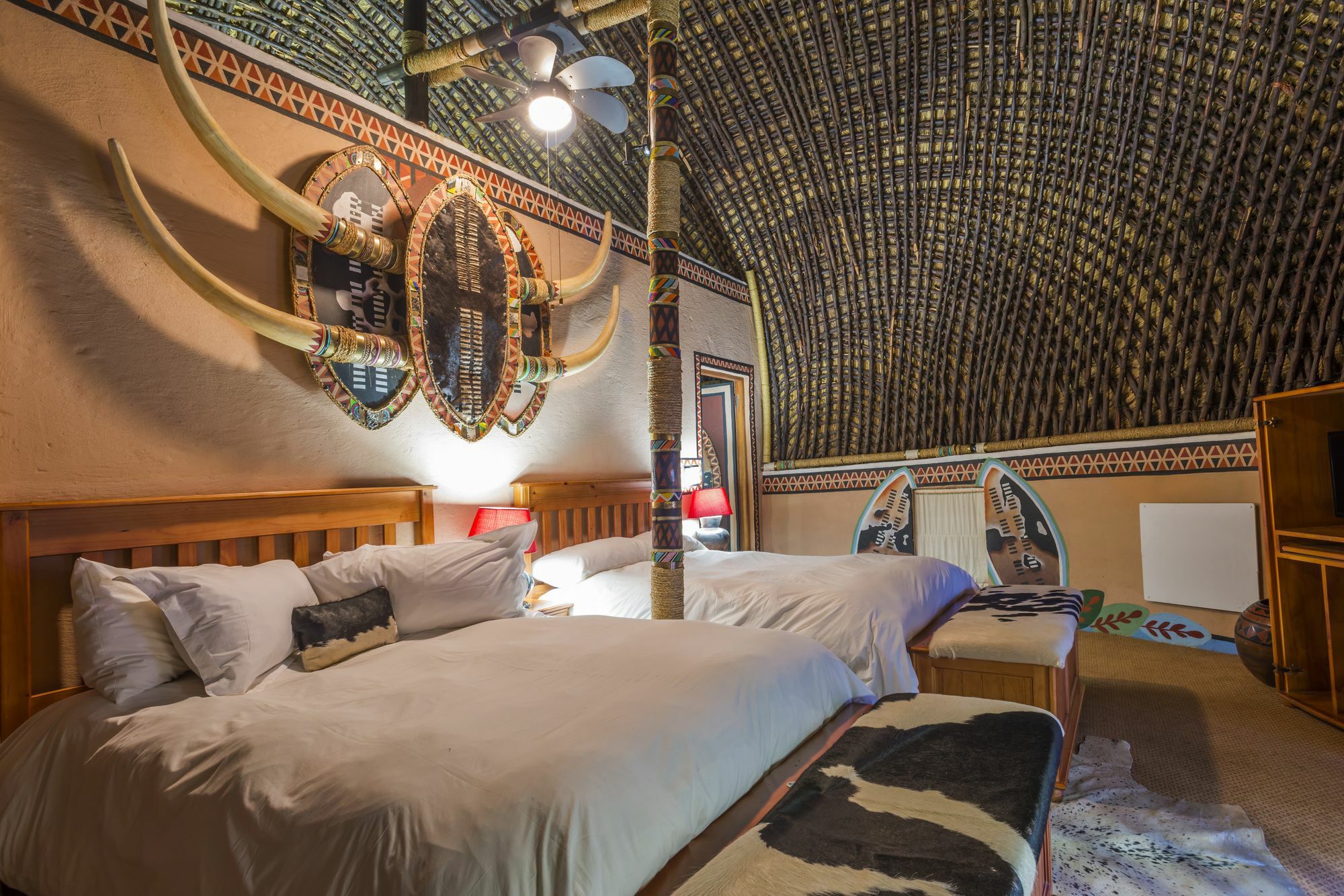 Aha Lesedi African Lodge & Cultural Village Broederstroom المظهر الخارجي الصورة