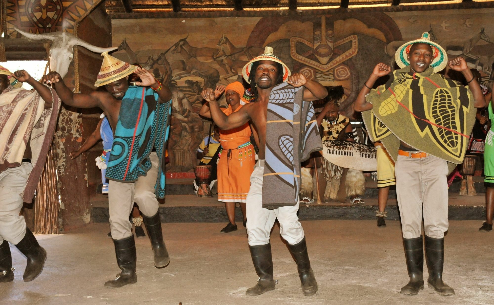 Aha Lesedi African Lodge & Cultural Village Broederstroom المظهر الخارجي الصورة