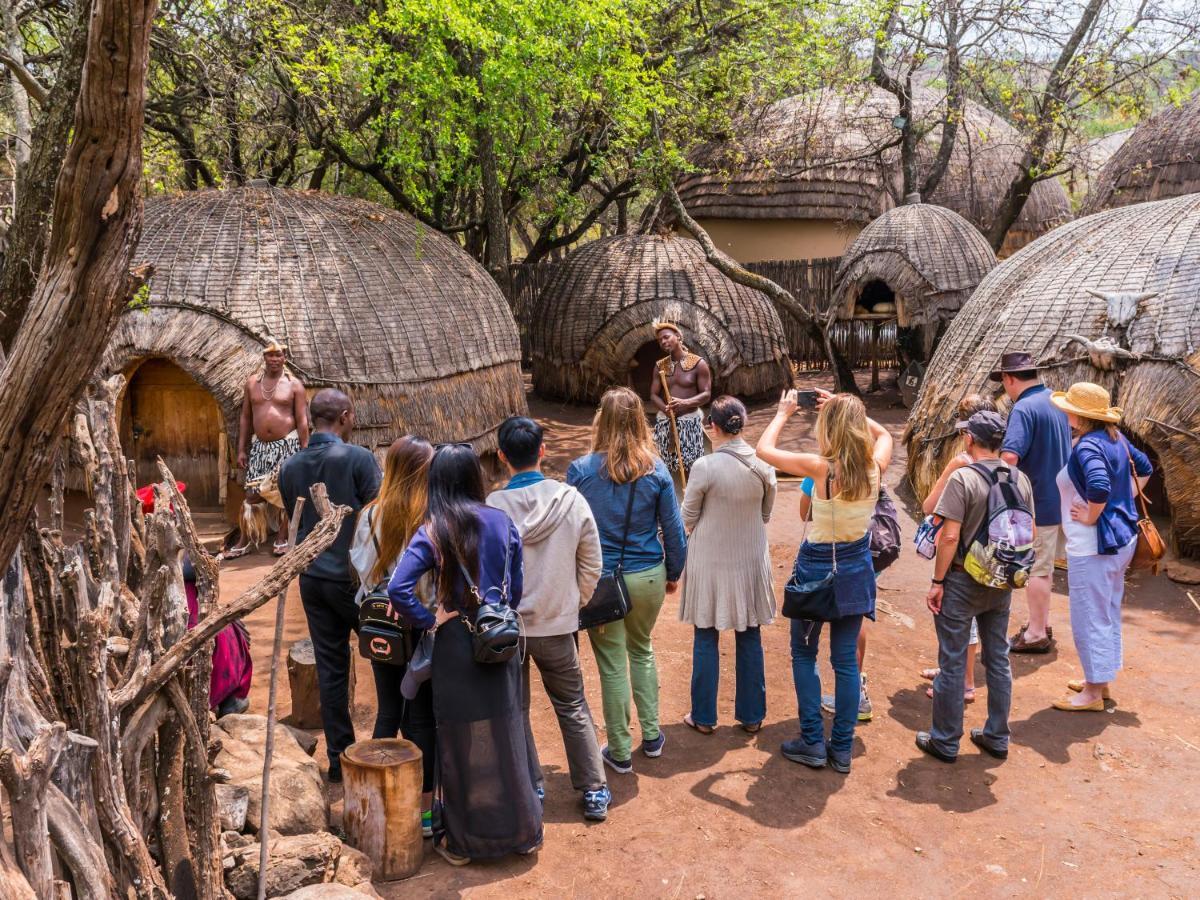 Aha Lesedi African Lodge & Cultural Village Broederstroom المظهر الخارجي الصورة