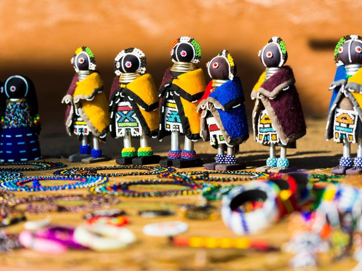 Aha Lesedi African Lodge & Cultural Village Broederstroom المظهر الخارجي الصورة