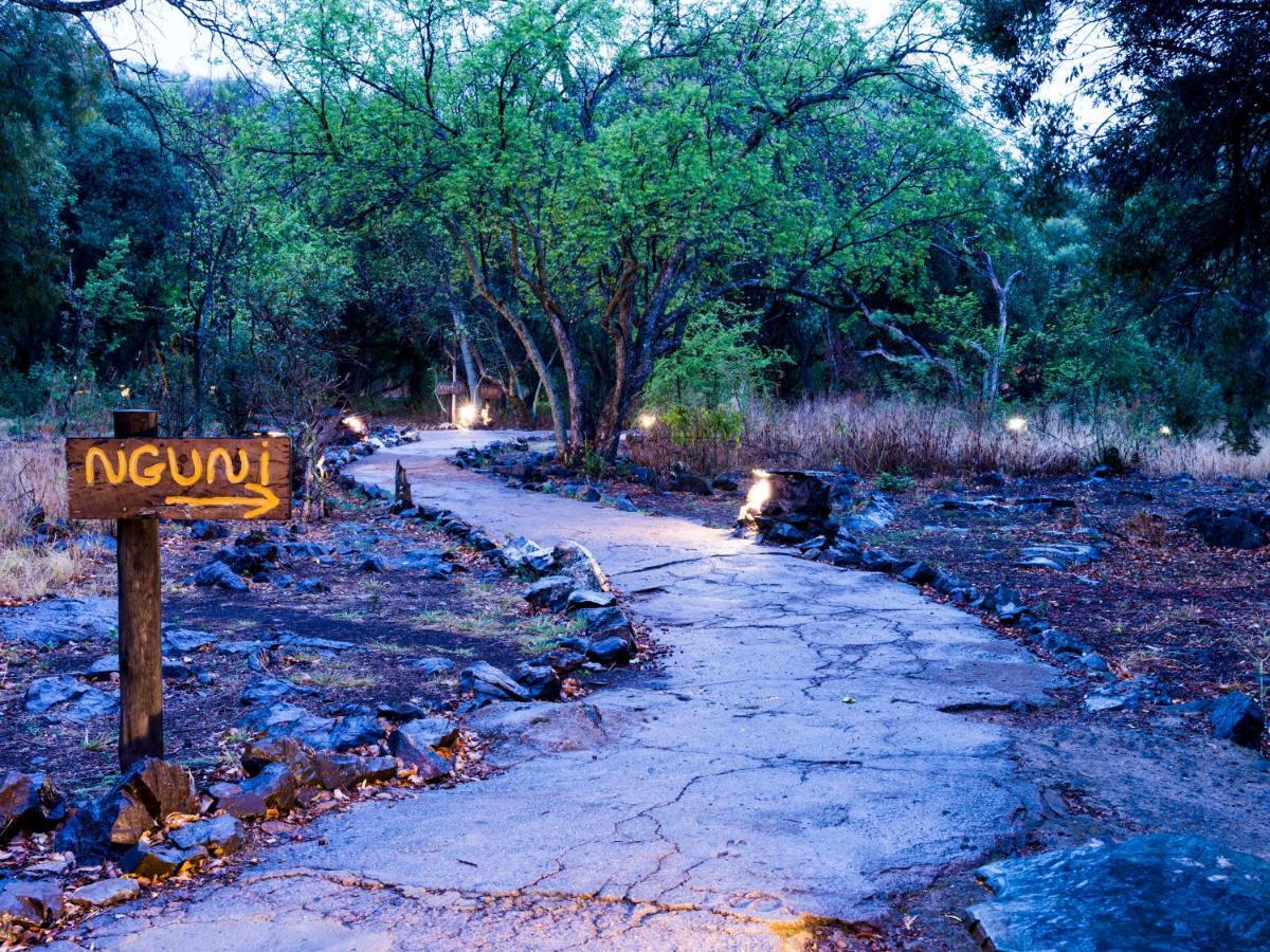Aha Lesedi African Lodge & Cultural Village Broederstroom المظهر الخارجي الصورة