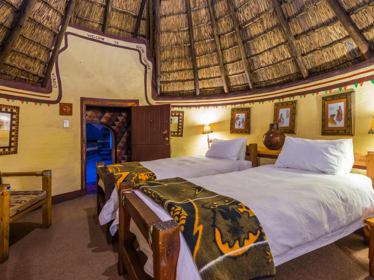 Aha Lesedi African Lodge & Cultural Village Broederstroom المظهر الخارجي الصورة