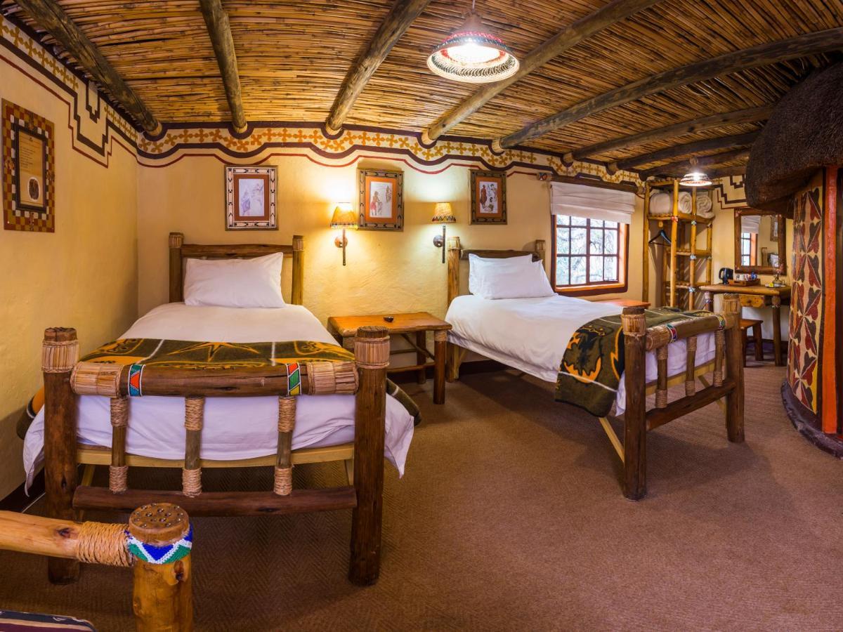 Aha Lesedi African Lodge & Cultural Village Broederstroom المظهر الخارجي الصورة