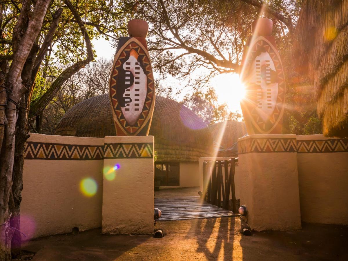 Aha Lesedi African Lodge & Cultural Village Broederstroom المظهر الخارجي الصورة
