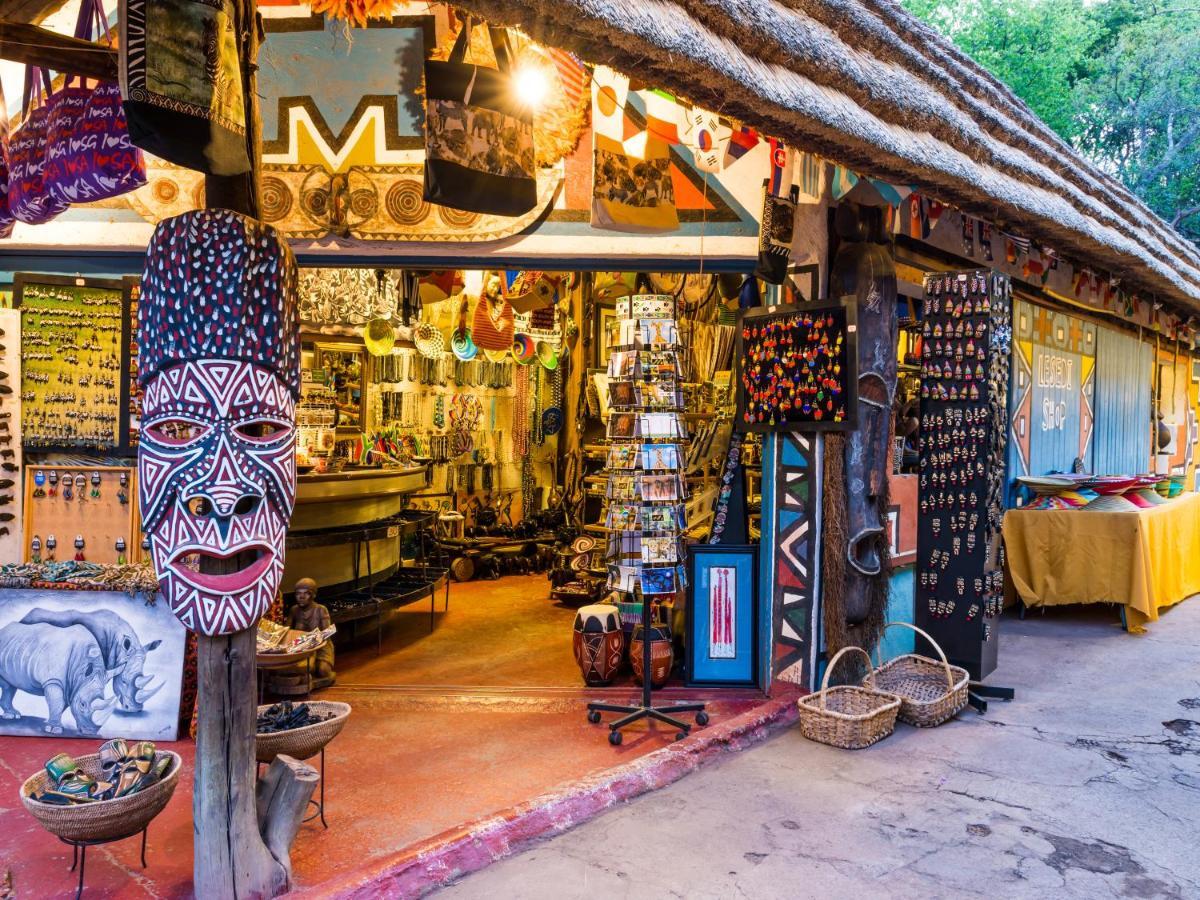 Aha Lesedi African Lodge & Cultural Village Broederstroom المظهر الخارجي الصورة