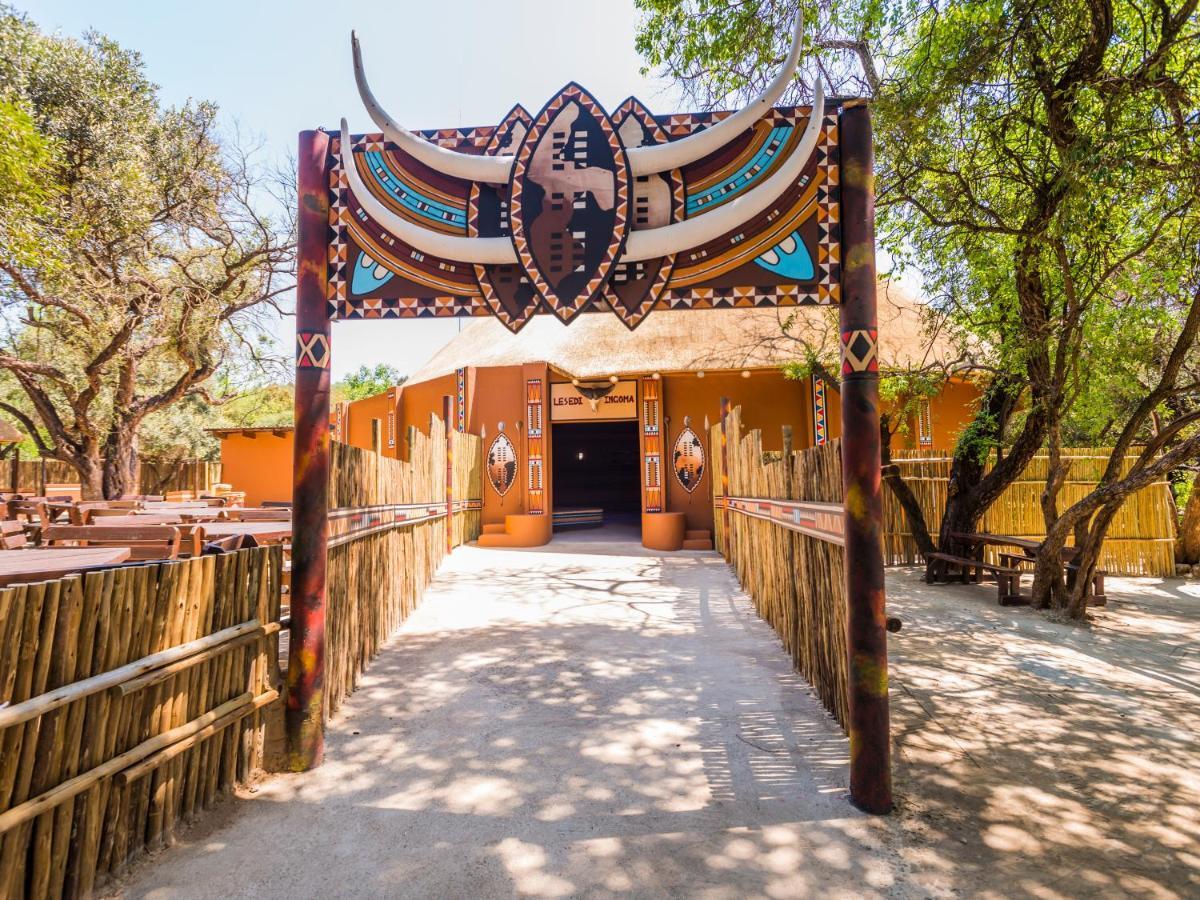 Aha Lesedi African Lodge & Cultural Village Broederstroom المظهر الخارجي الصورة